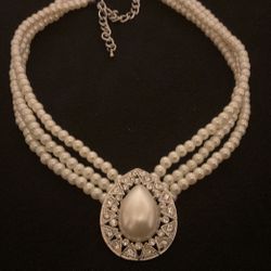 20” Triple Strand Pearl Necklace With Attached Pearl Pendant With Rhinestones 