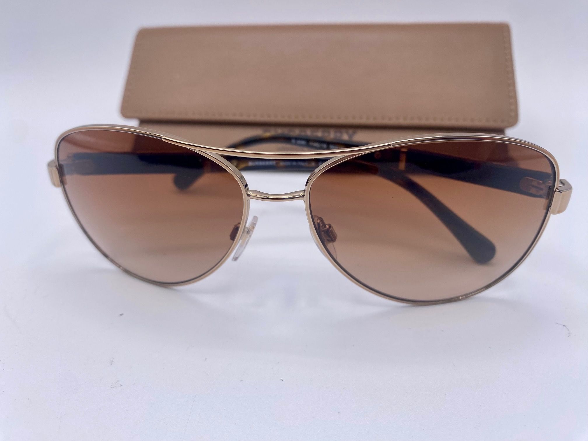 Burberry B3080 Aviator Sunglasses Gold Brown Gradient 59mm – Made in Italy with Case