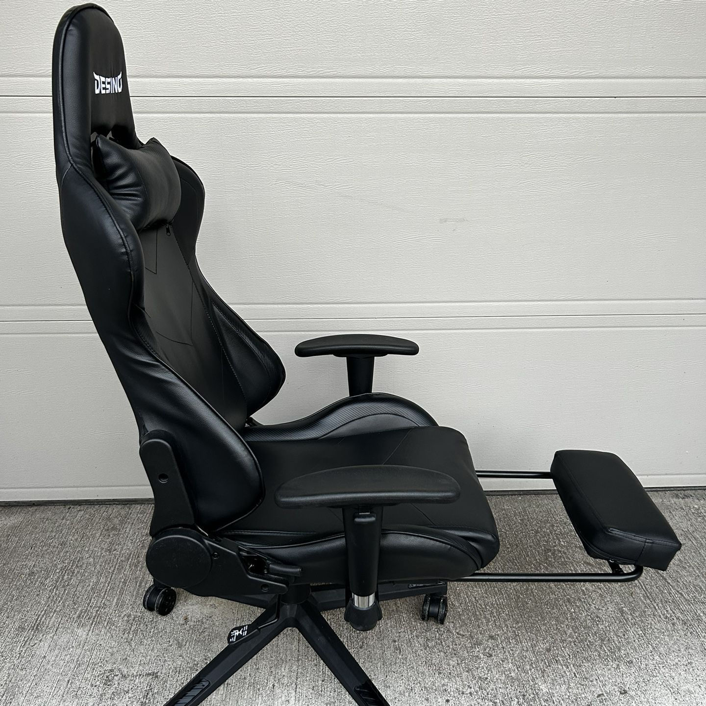 Desino Gaming Chair Read Description for Sale in Richardson