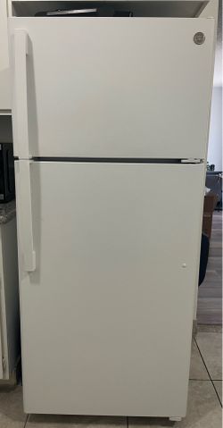 GE Refrigerator