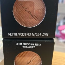 MAC Blush “ Just A Pinch”