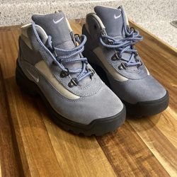 Nike boots youth size 2Y