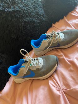 Nikes 5 1/5