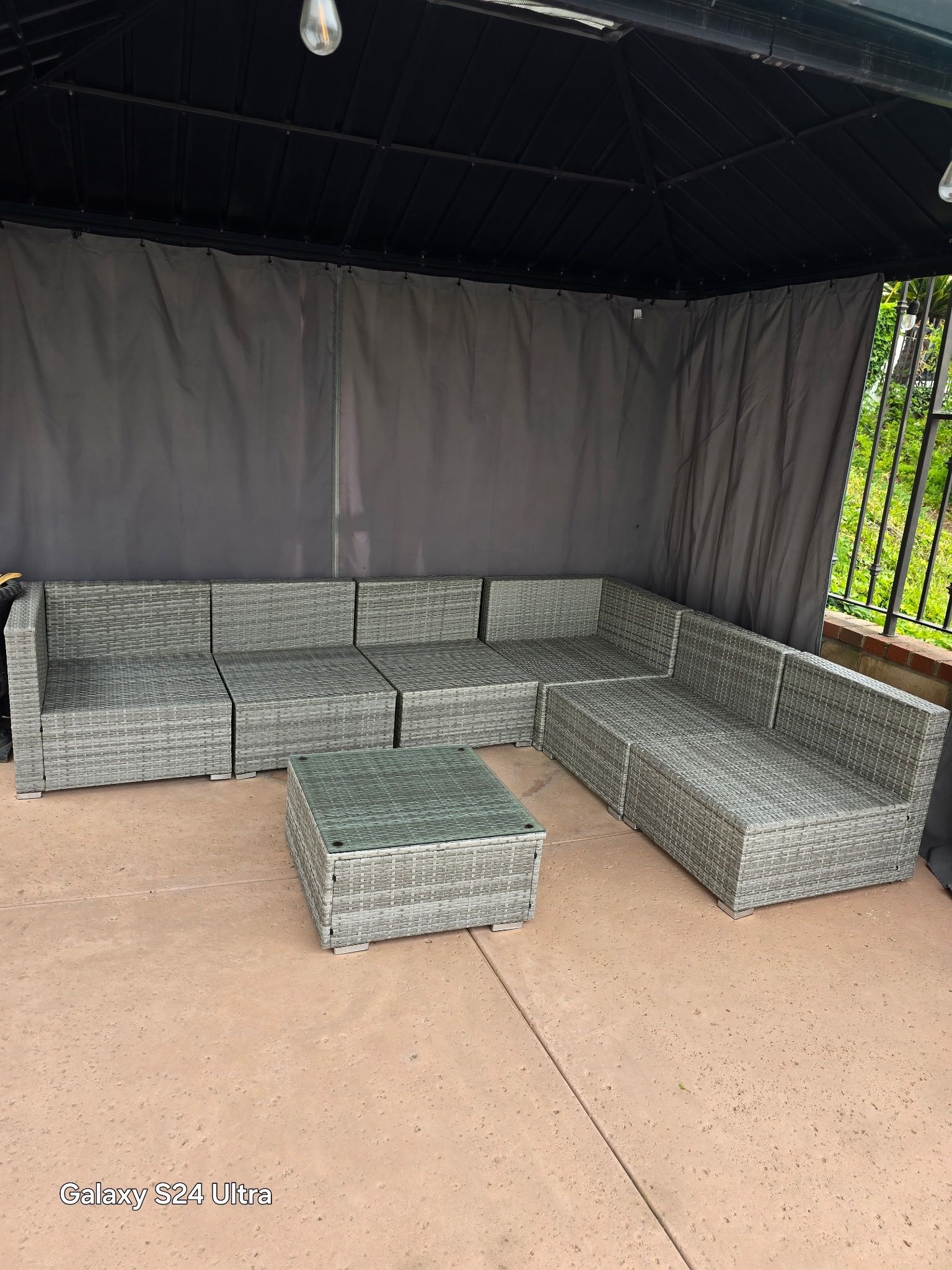 6 Piece Wicker Couch And Table No Cushion