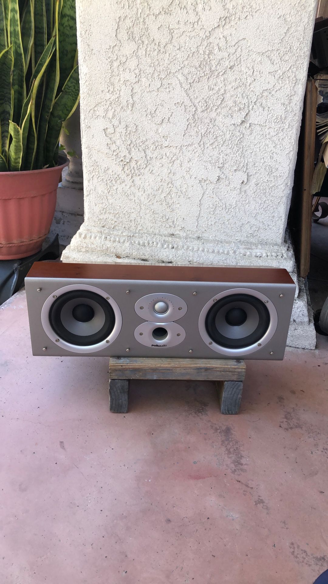 Polk Audio Center Speakers. Csi3.