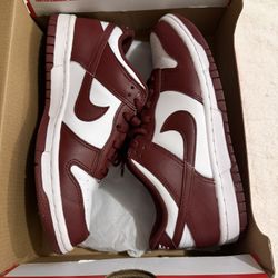 Nike Dunks Low