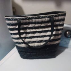 Butsy JOHNSON, UGG, KIPLING