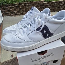 SAUCONY JAZZ COURT SIZE 10.5