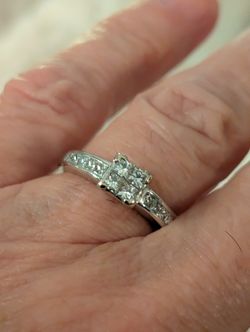 14K WHITE GOLD DIAMOND RING SZ 7 