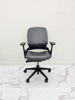 Like New Steelcase Leap V2 in Genuine Leather | Premium Ergonomic Seating!