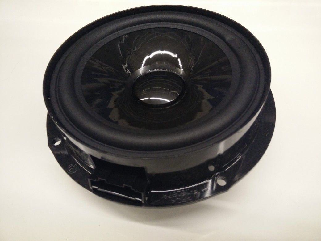 Fender: Speaker (Front) w/ Premium Audio