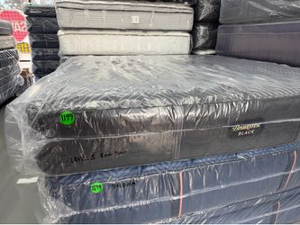 KING SIZE SIMMONS BEAUTYREST BLACK SERIES 1 (EXTRA-FIRM) MATTRESS & BOX SPRINGS BED SET