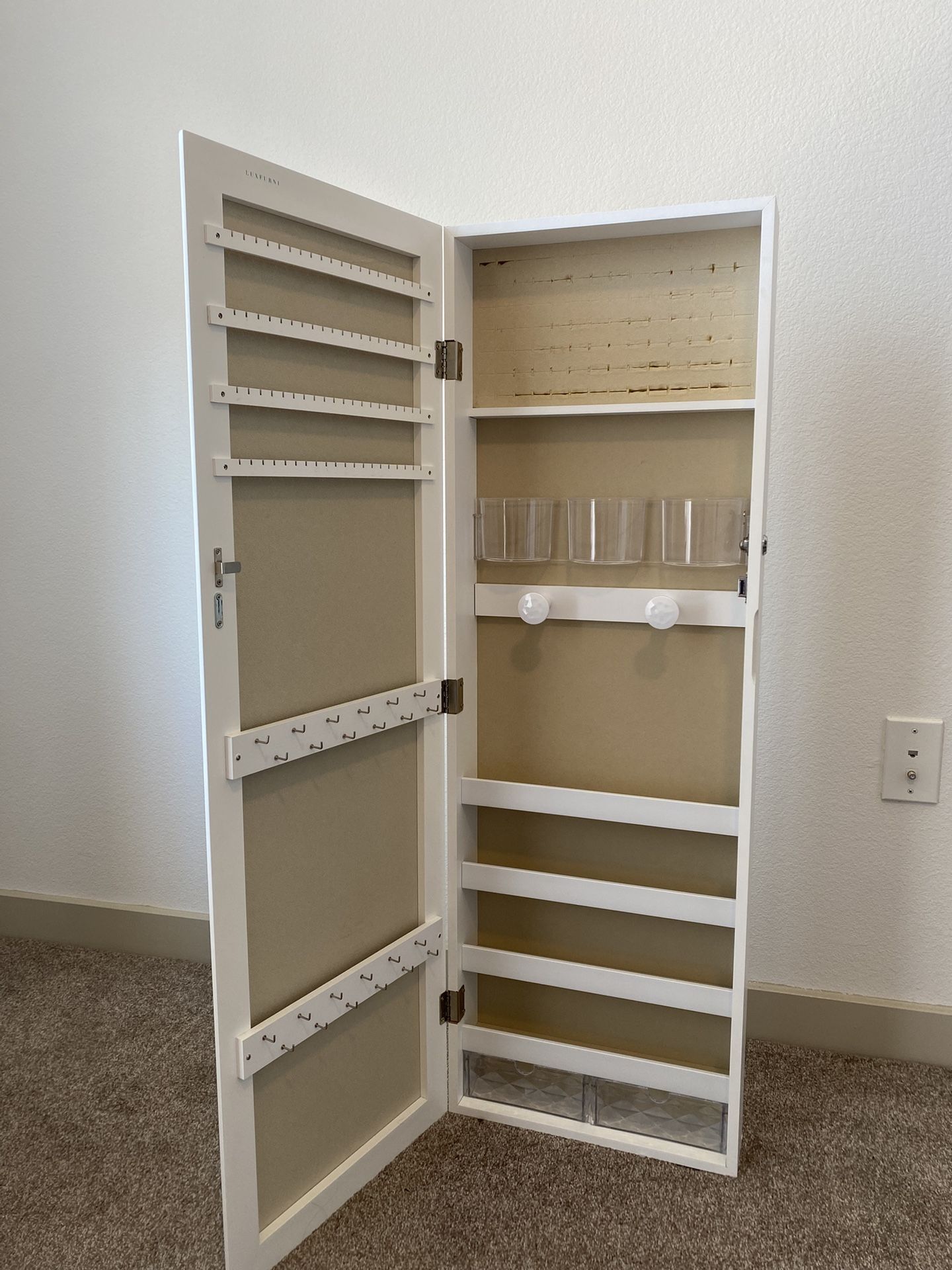Jewelry Storage Cabinet With Mirror