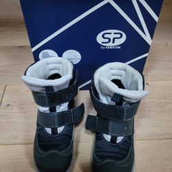 GEOX Waterproof Snow Boots Size 13 (kids)