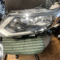 2017-20 NISSAN ROGUÉ LEFT HEADLIGHT 