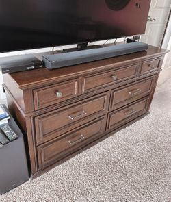 Mahogany Wood Dresser