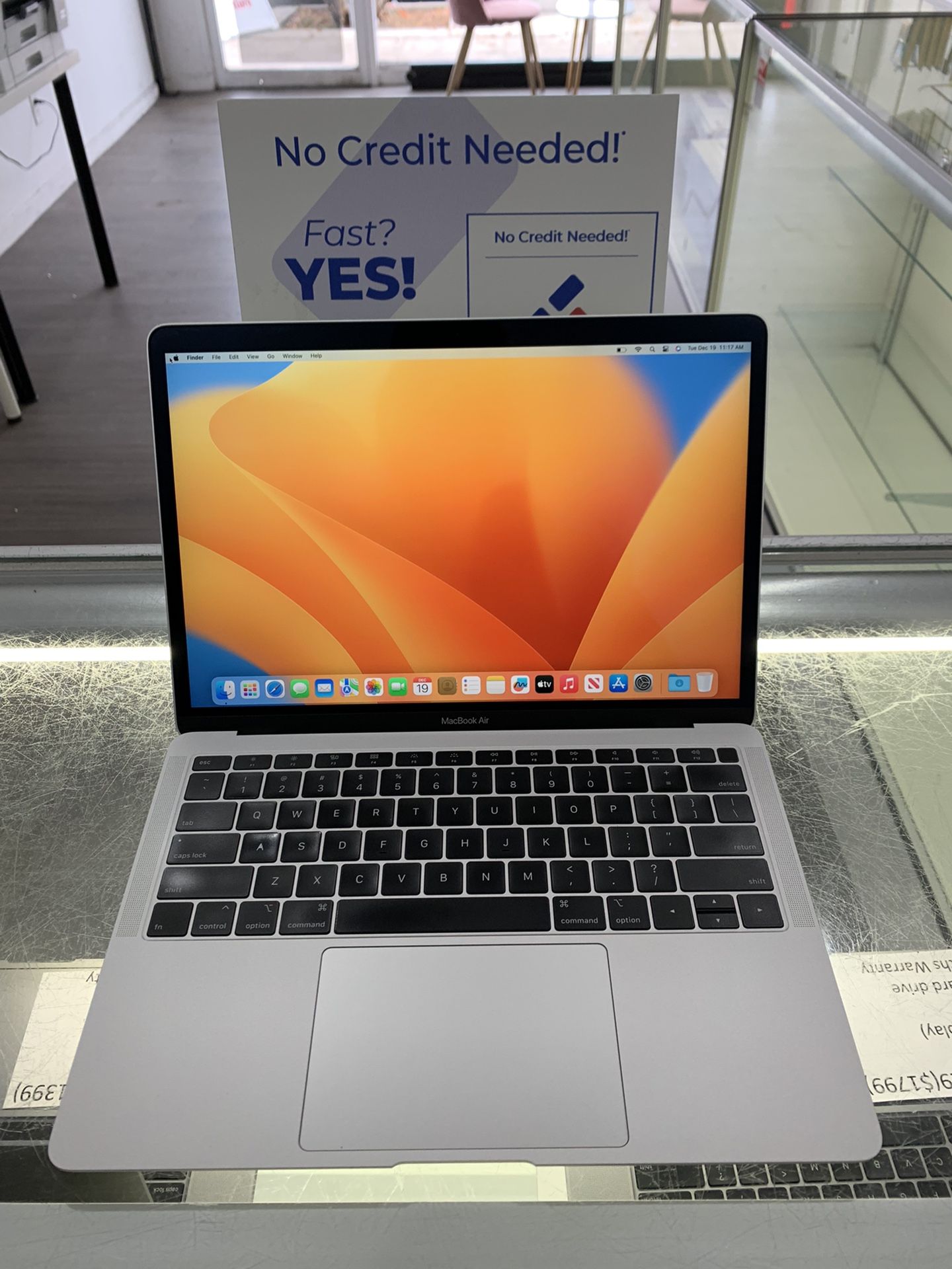 13 Inch Macbook Air Retina- Corei5 1.6GHz - 128GB flash SSD- 16 GB RAM