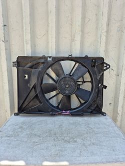 2017 2018 2019 2020 2021 JEEP Compass Radiator Cooling Fan Assembly ORIGINAL USED