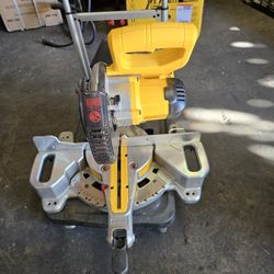 
DEWALT 20V MAX Cordless 7-1/4 in. Sliding Miter Saw (Tool Only) #144565