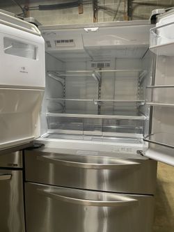 36 inch kenmore refrigerator in good condition with 4 months warranty