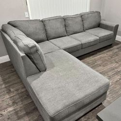Ashley Furniture Gray 2pc Sectional Sofa with Left Chaise