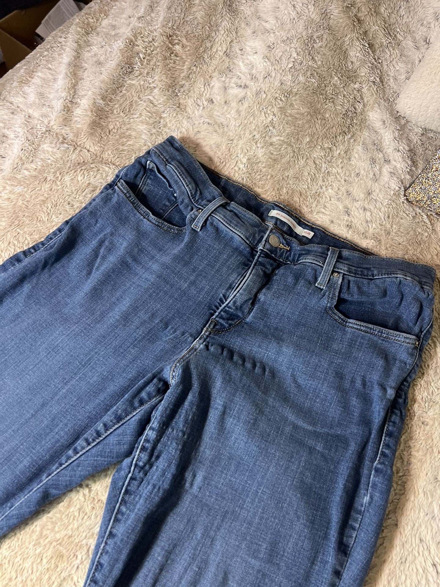 Levi’s Skinny Medium Wash Women’s Size 16W
