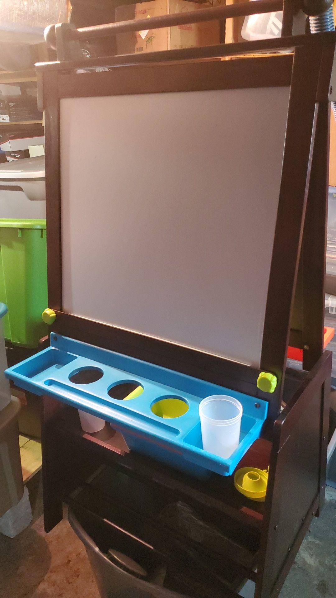 Child's art easel