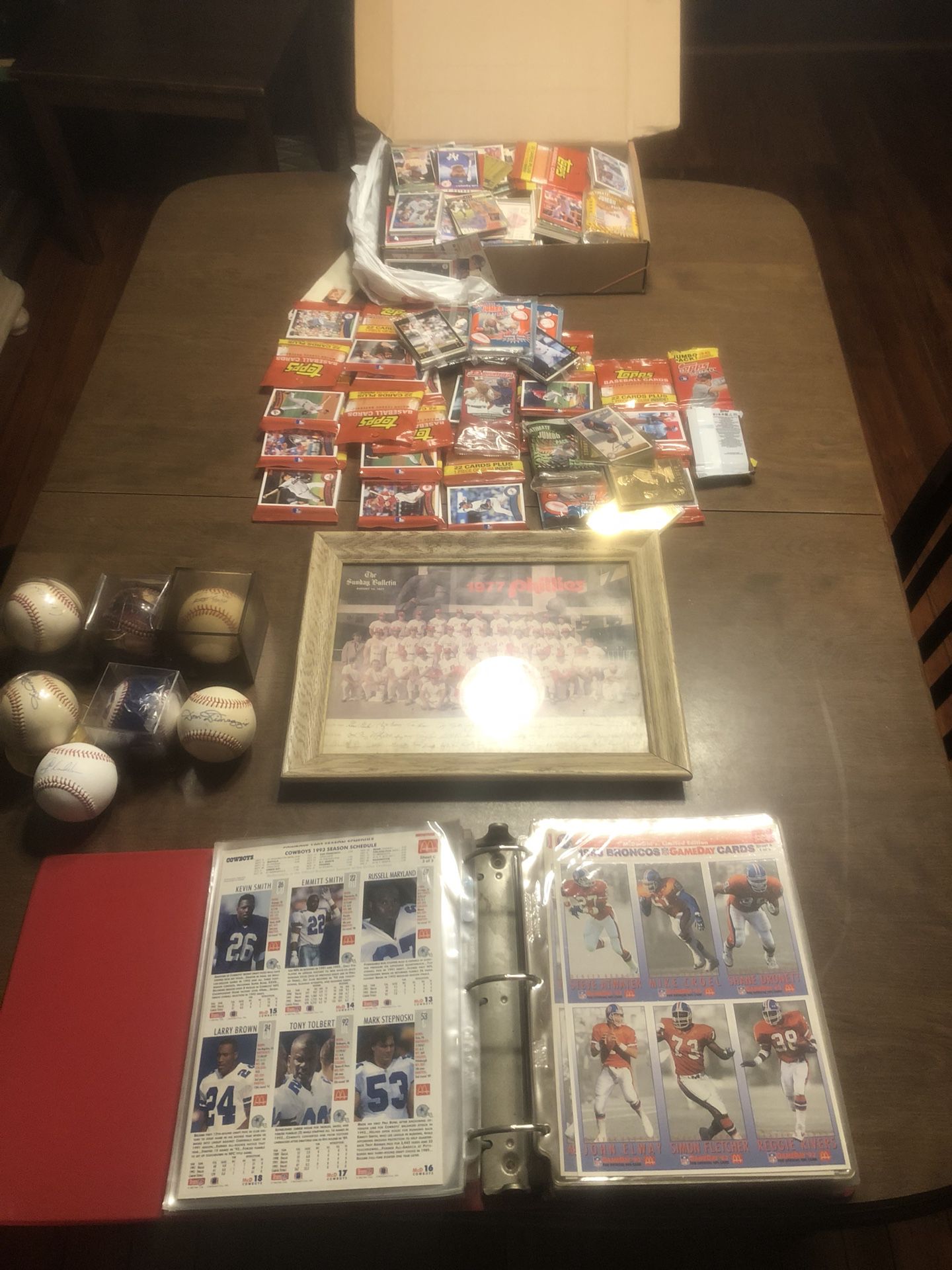 Baseball cards Signed baseballs