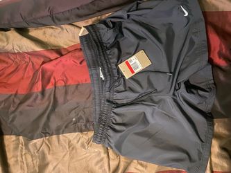 Women’s Nike shorts size L