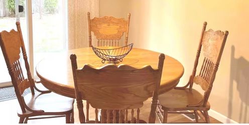 Dinning table with chairs