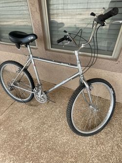 Vintage Diamond Back Accent