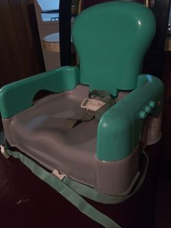 Feeding seat for chair with straps