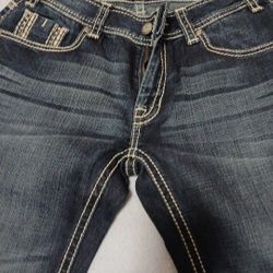 Ladies jeans.