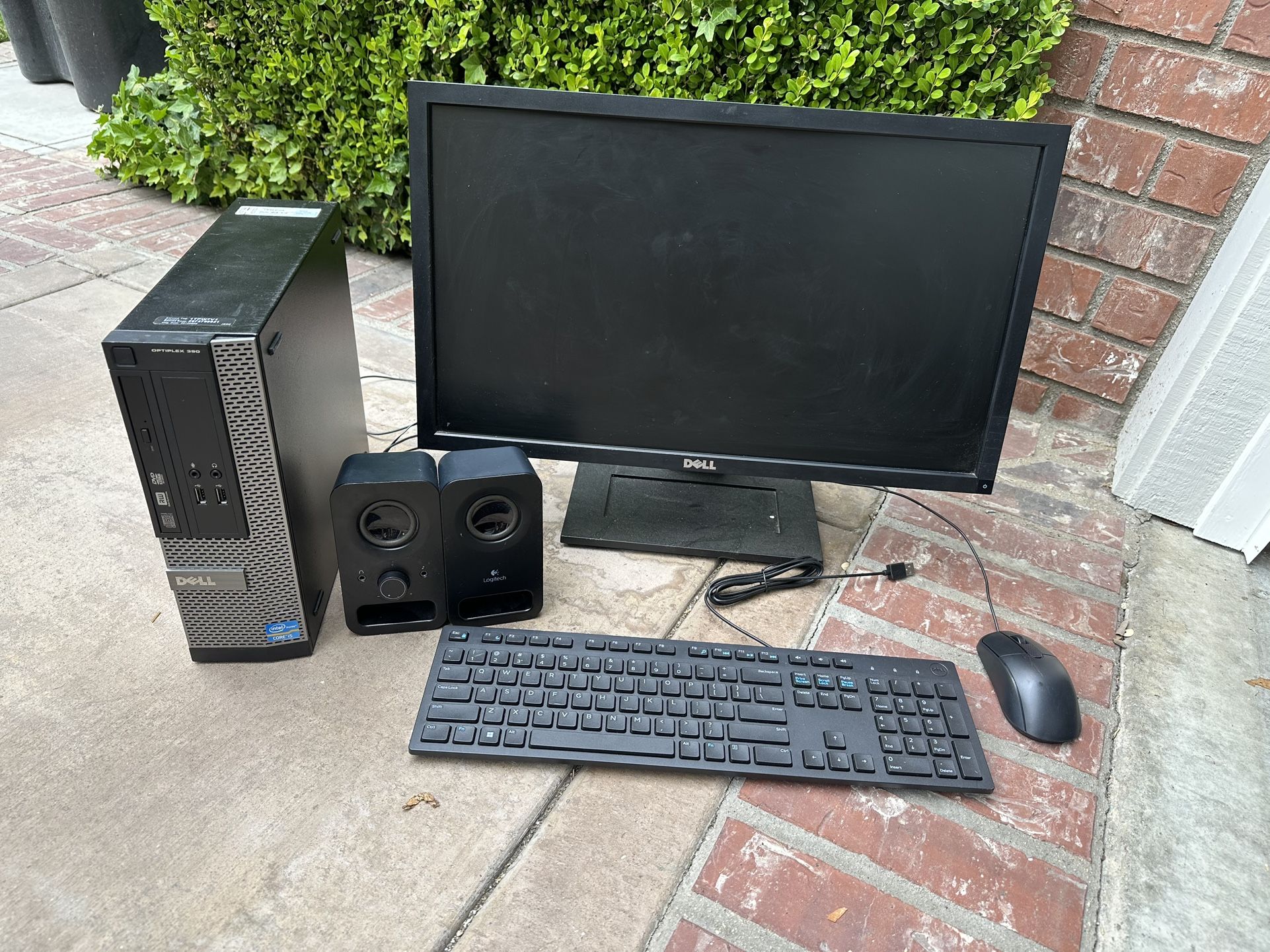 Dell Computer Set with Monitor