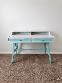Cute desk