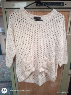 J J Basics size medium cream color women's sweater knitted