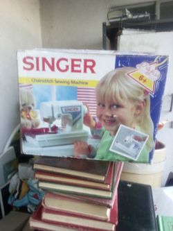 Vintage Singer Child's Sewing Machine