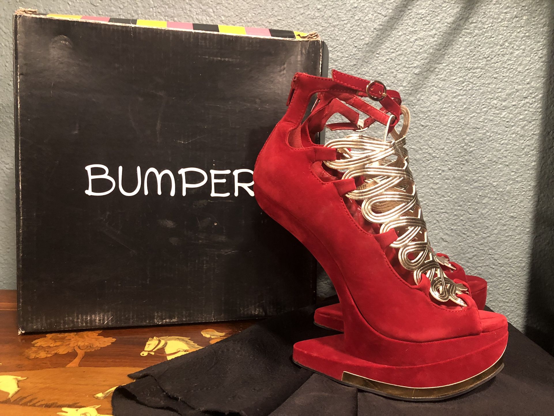 Heel Less Wedge Shoes Red Velvet Exterior With Gold Criss Cross Front Design, Heeless Wedge Shoes Womens Size 7 In Box
