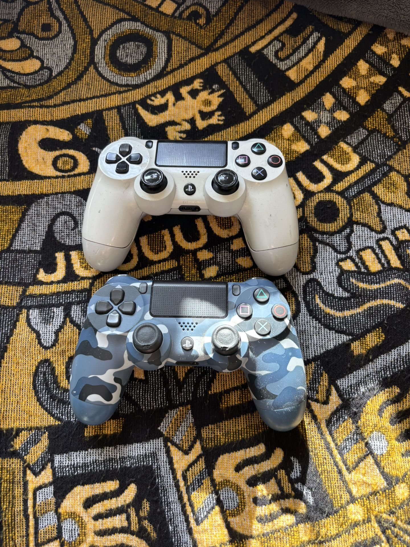 PS4 Sony Controllers 