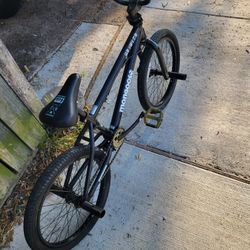 Mongoose Bmx Style Freestyle 