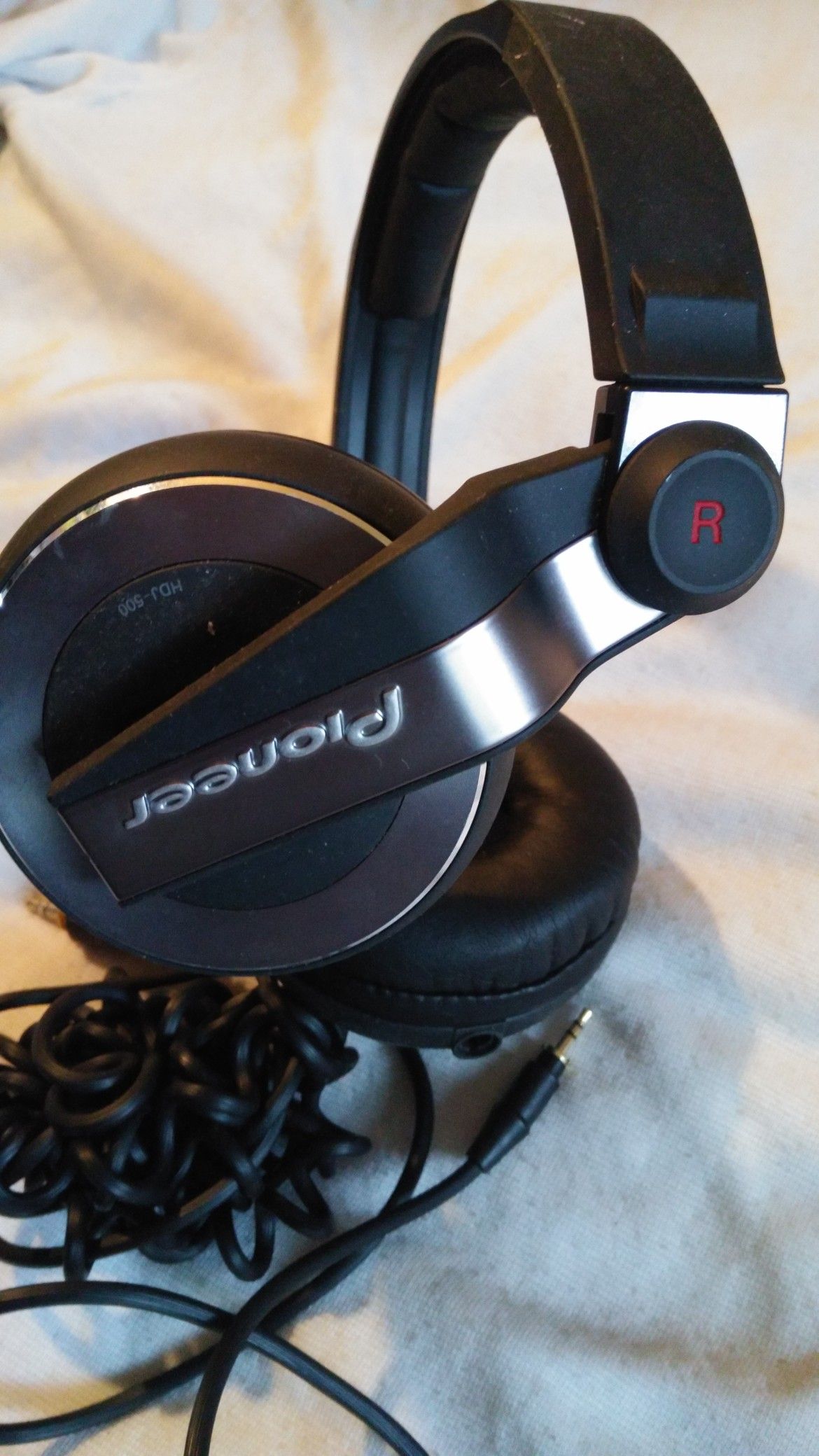 PIONEER HDJ500 FULLY ENCLODED DYNAMIC DJ HEADPHONES BLACK JAPAN