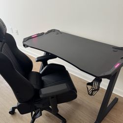 Vertagear Gaming Chair And Carbon Fiber Gaming Desk