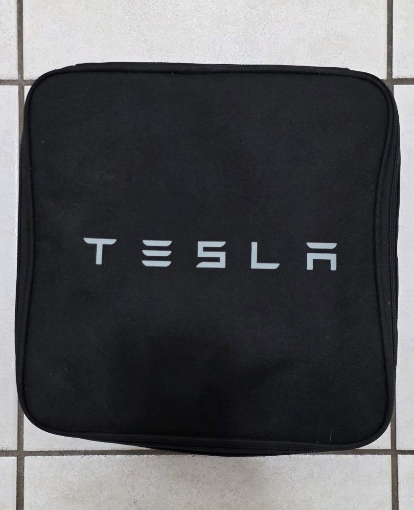 Tesla Mobile Charger
