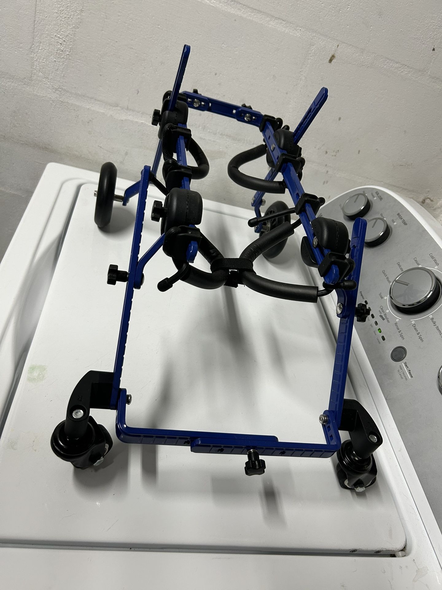 Walkin’ Wheels Small Dog Wheelchair includes front wheel attachment.