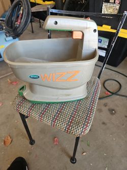 Scott's wizz spreader electric