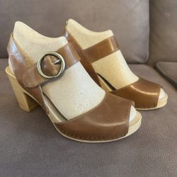 New Dansko Tamra PullUp Sandal