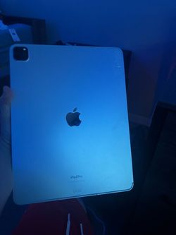 iPad Pro for sale can’t get into it idk password throw offers
