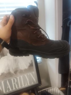 Size 13 freezer boots almost brand new