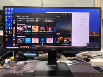LG COMPUTER MONITOR 29” ULTRA WIDE MONITOR FEATURING AN IPS PANEL  2560x 1080 60hz  rgb  color gamut great working condition✅📺💯✅
