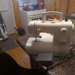 Singer Sewing Machine